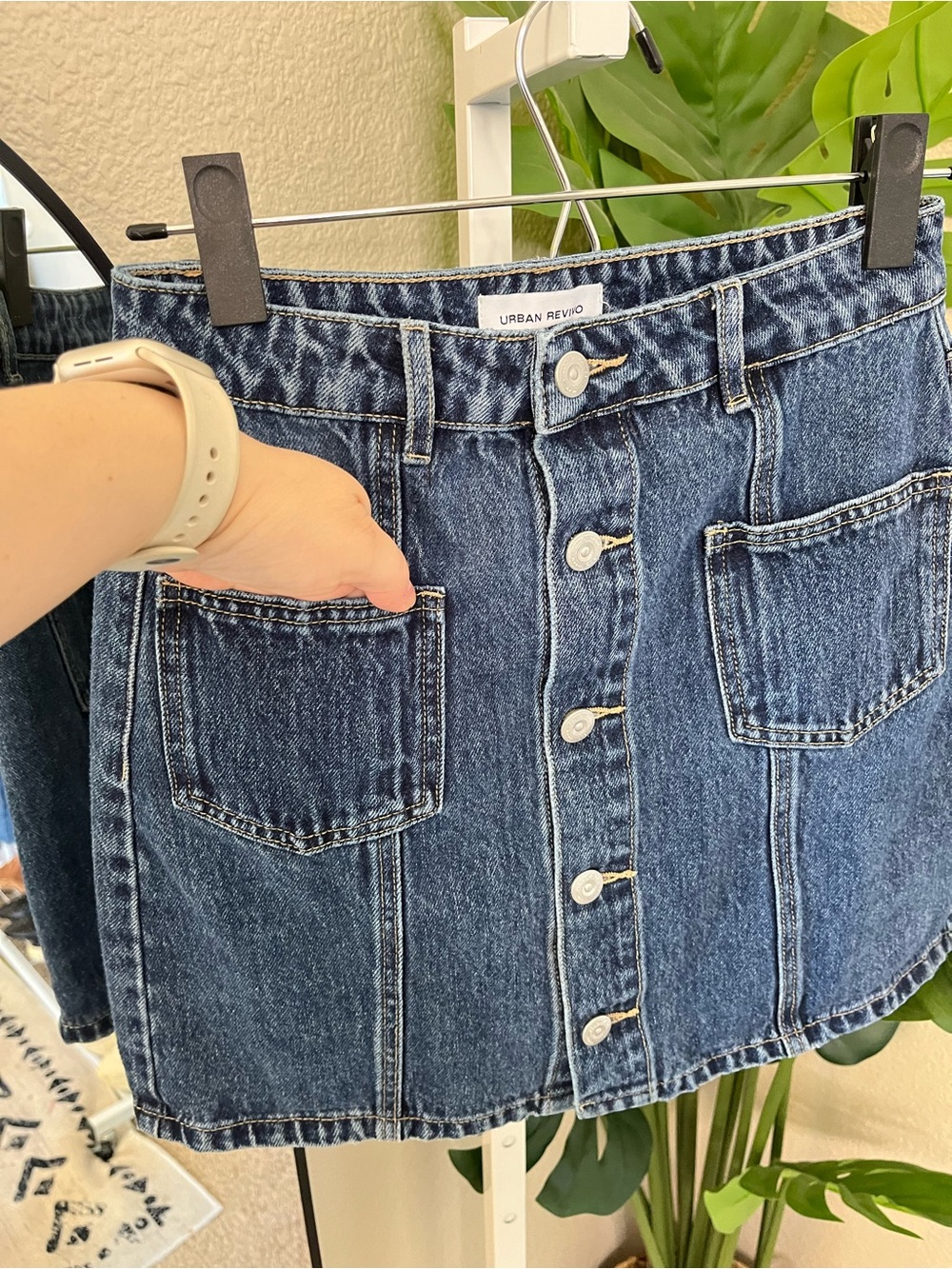 Urban Revivo Button Front Denim Mini Skirt sz 26 - Picture 4 of 6